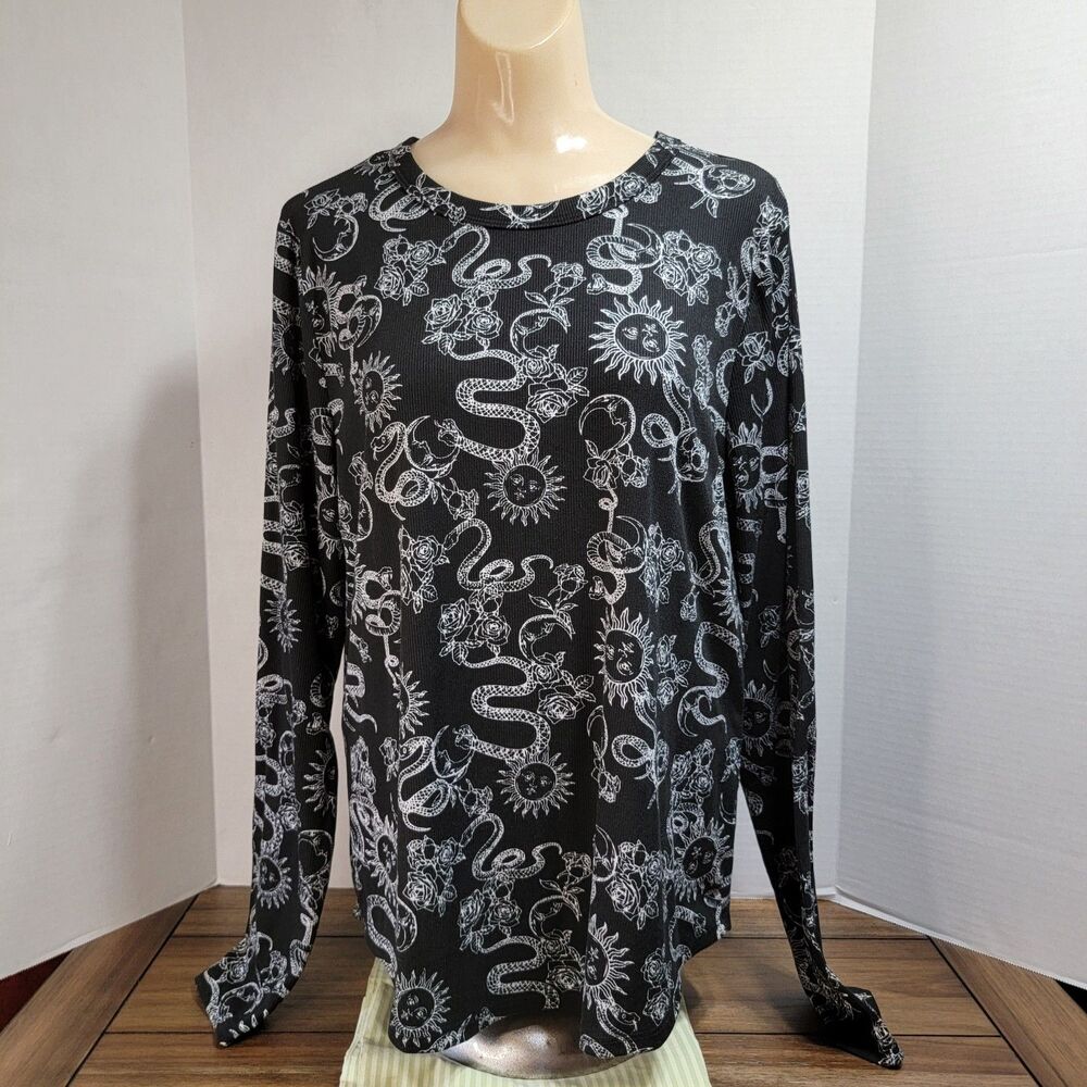 No Boundaries Long Sleeve Tee Ribbed Black Sun Moon Snakes Size Junior 3XL (21)